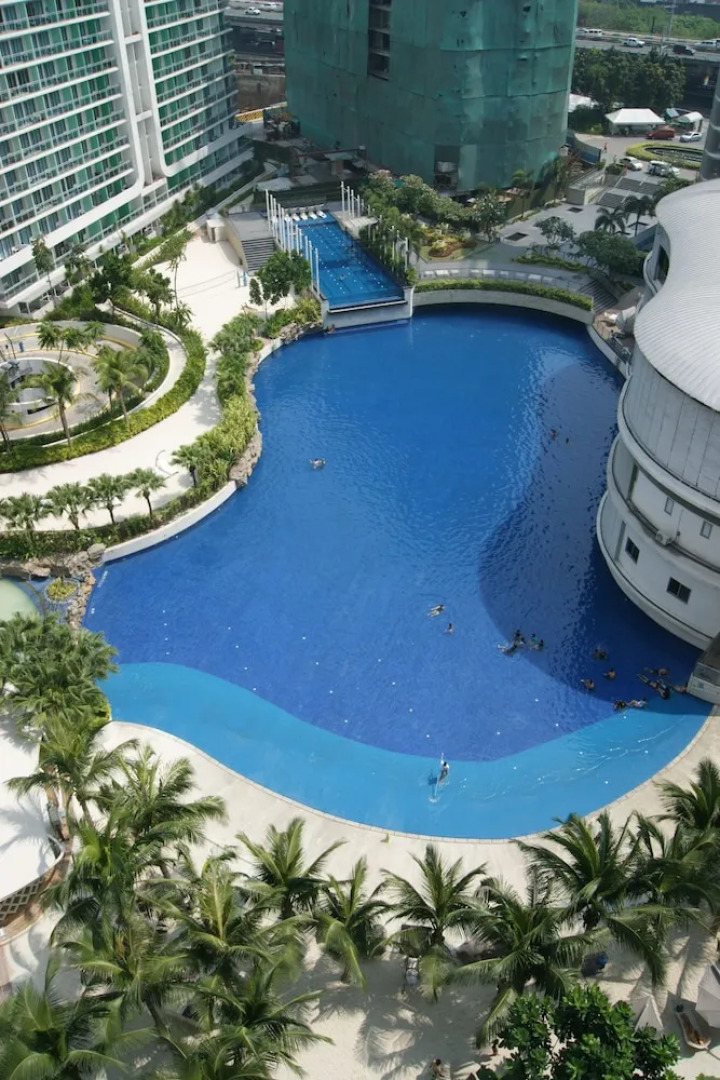 Maui Condotel @ Azure Urban Resort Residence