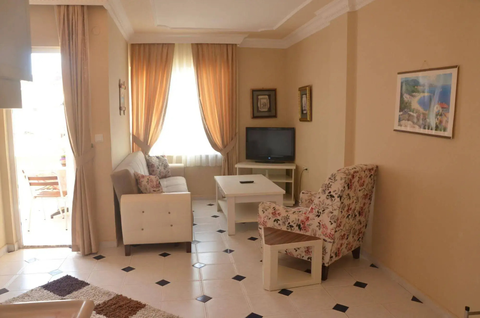 Twin Apart Hotel