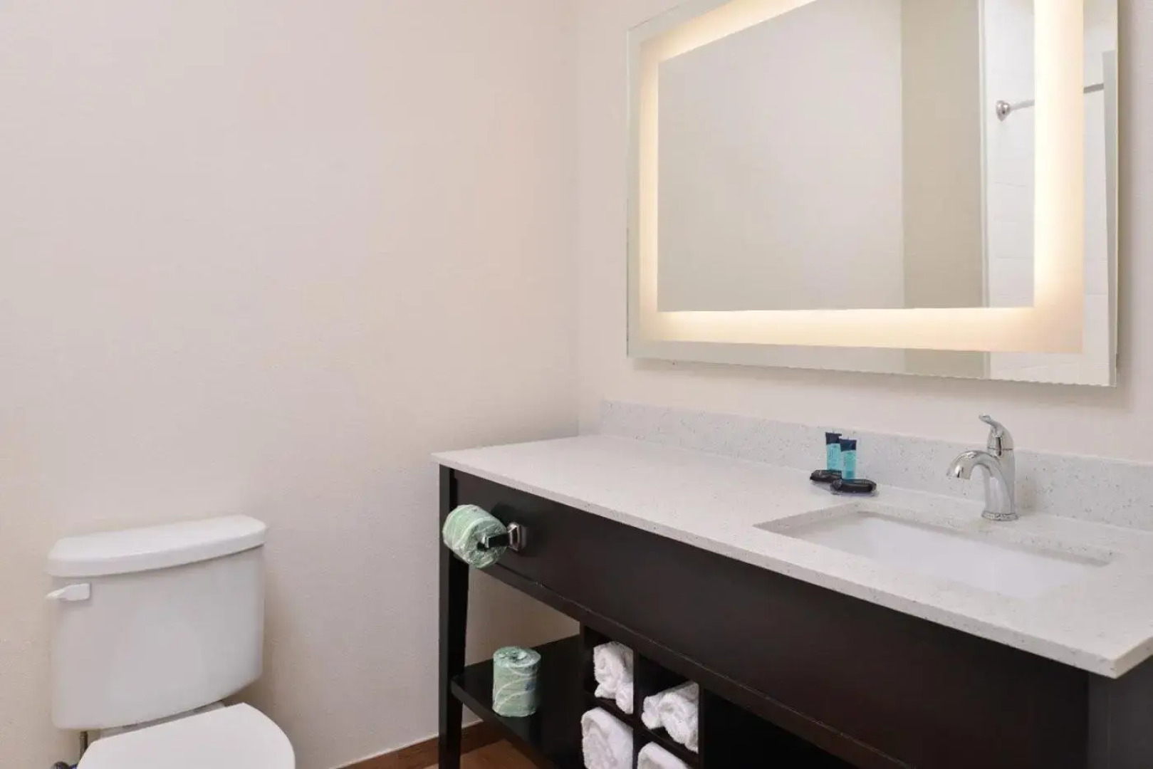 Americas Inn and Suites IAH North