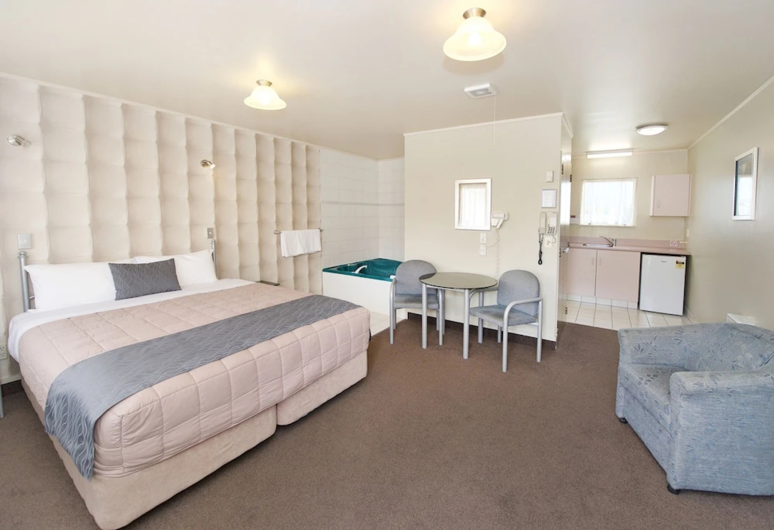 Geneva Motor Lodge