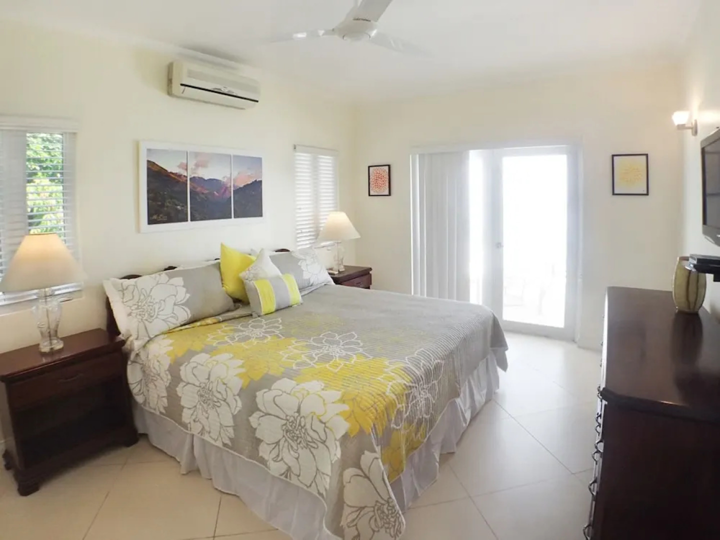 Je Suis Content, Silver Sands 3BR