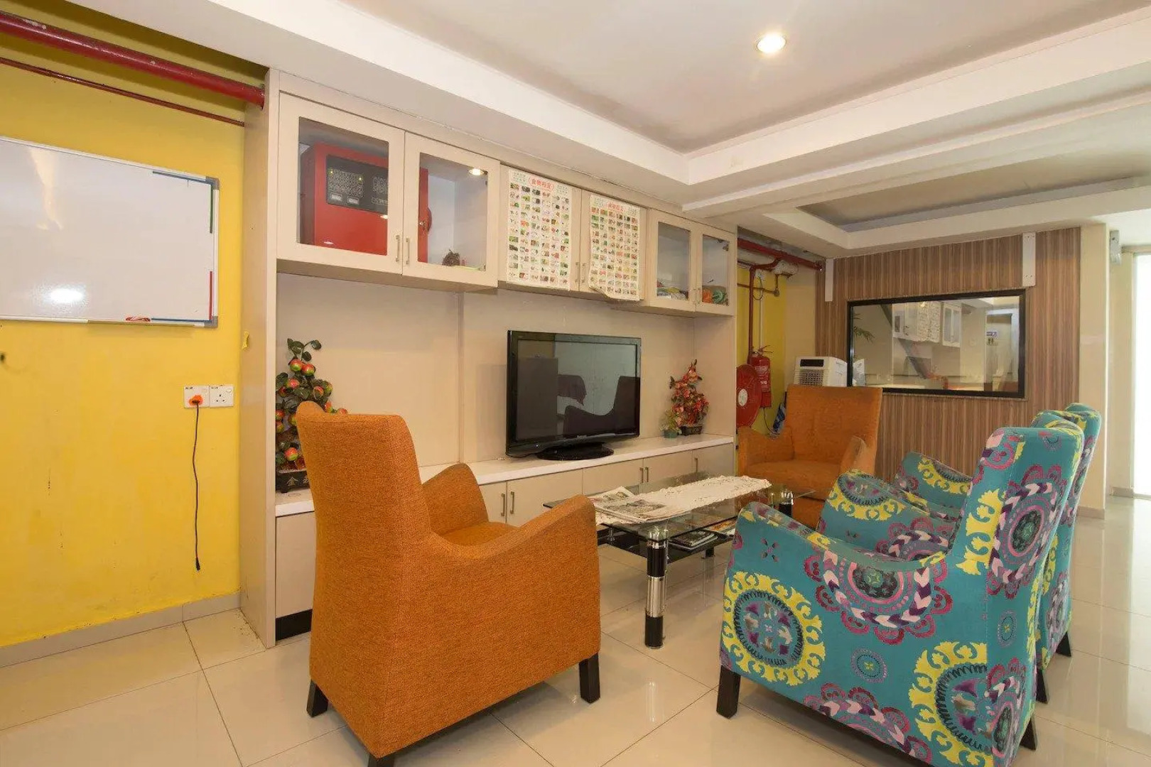 OYO 443 Crystal City Hotel