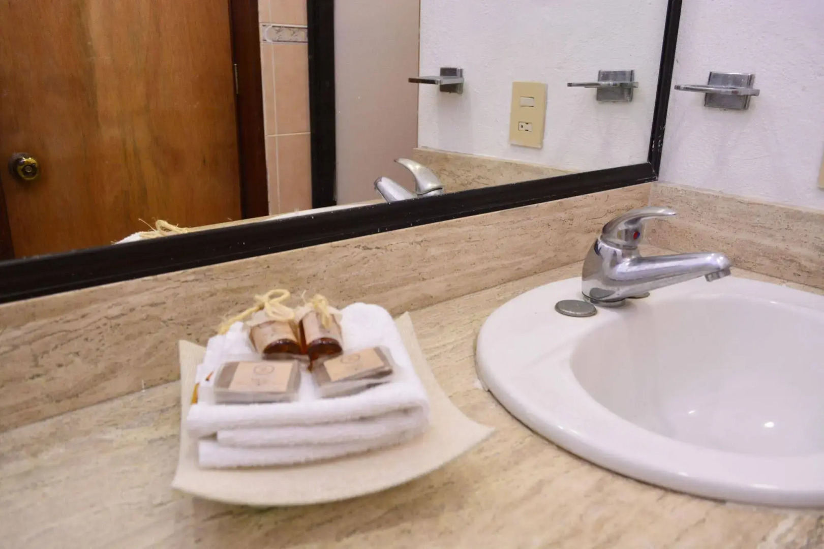 Maya Del Centro - Adults Only