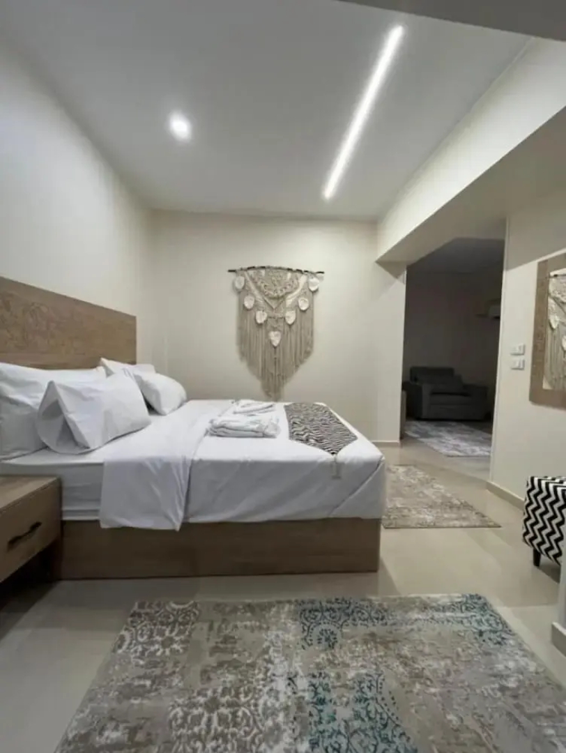 The Gate Hotel Front Pyramids & Sphinx View