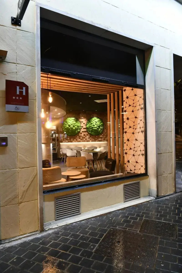 In Situ Hotel