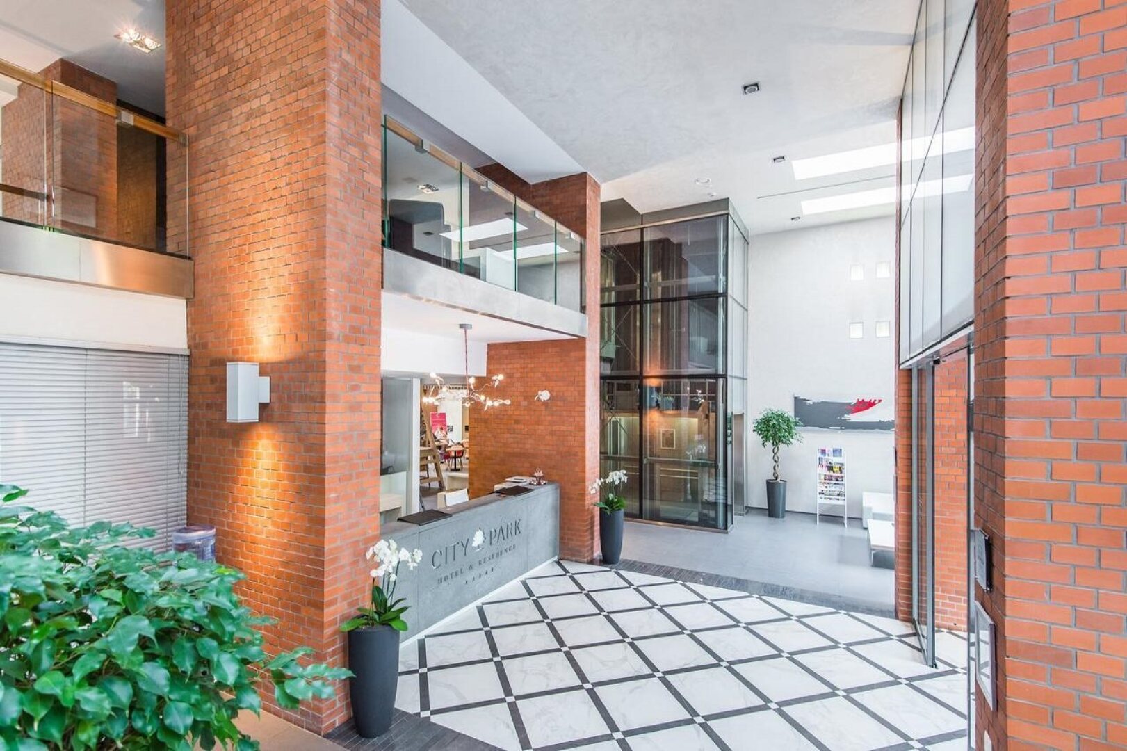 City Park Hotel & Residence