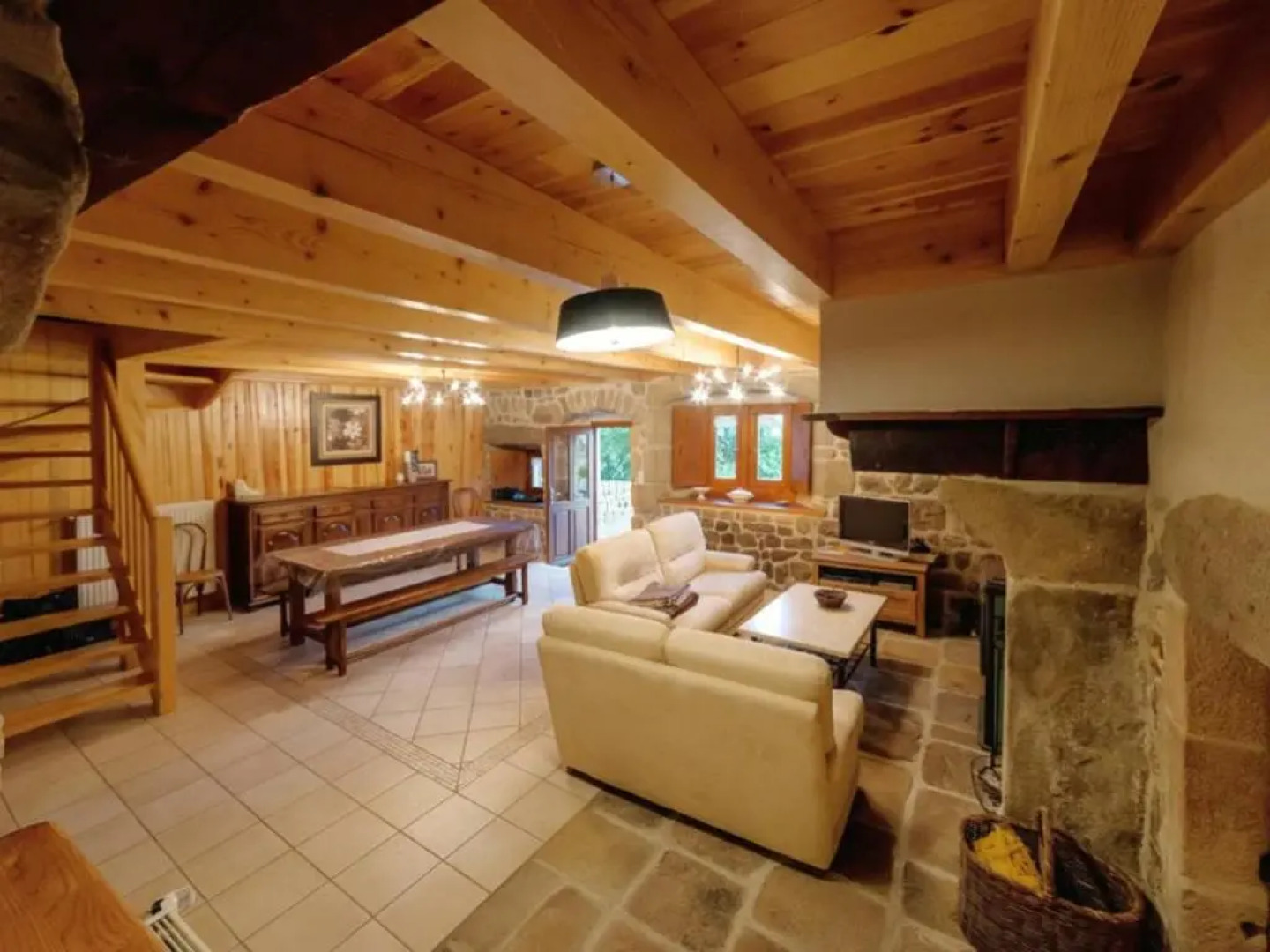 Gîte Montarcher, 4 pièces, 6 personnes - FR-1-496-11