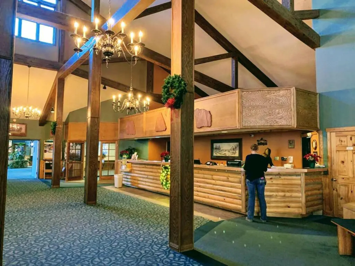 DOCO Rocky Mountain Vacation Rental-Queen Suite with Resort Amenities