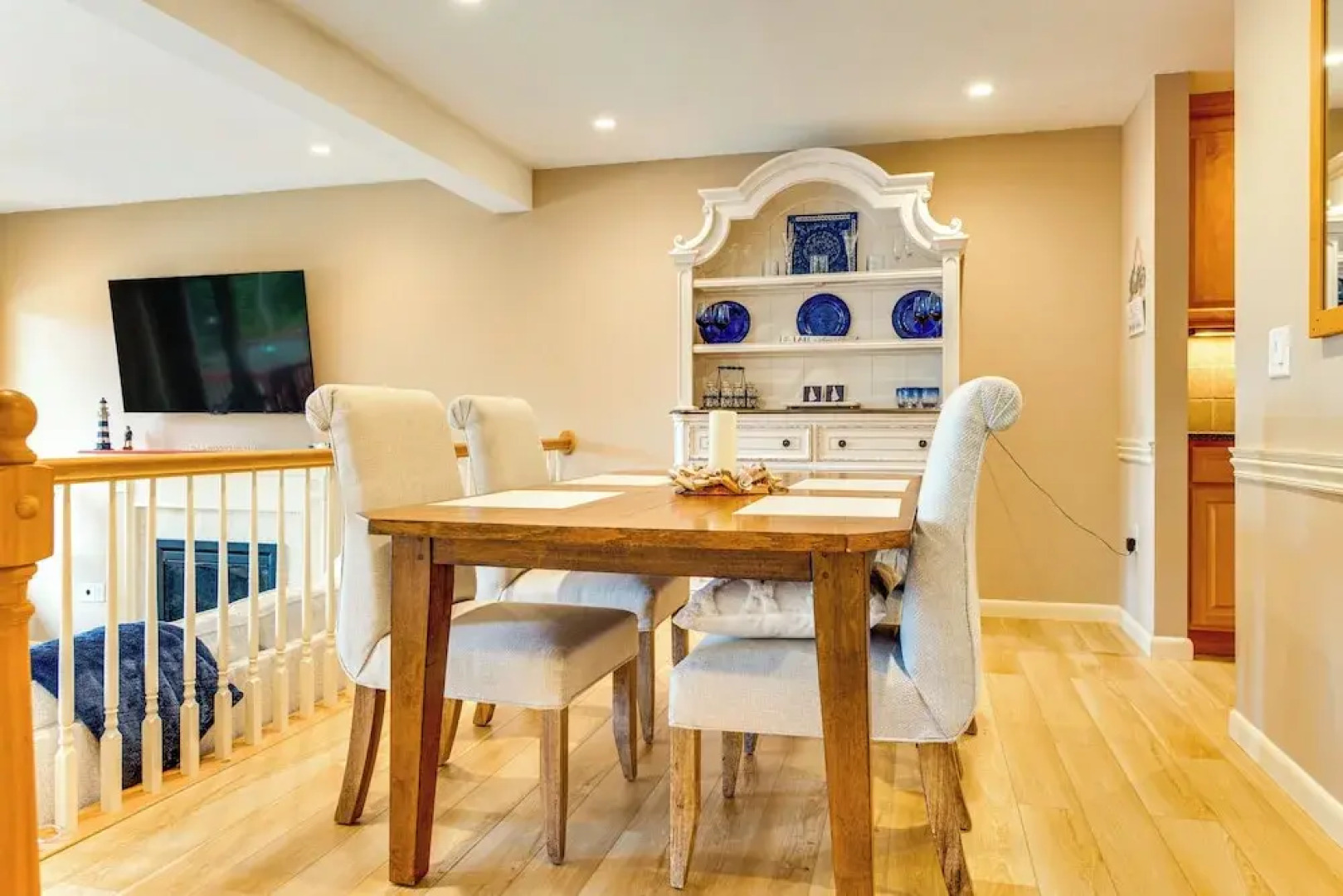 Waterfront Community: Lake Winnipesaukee Retreat!