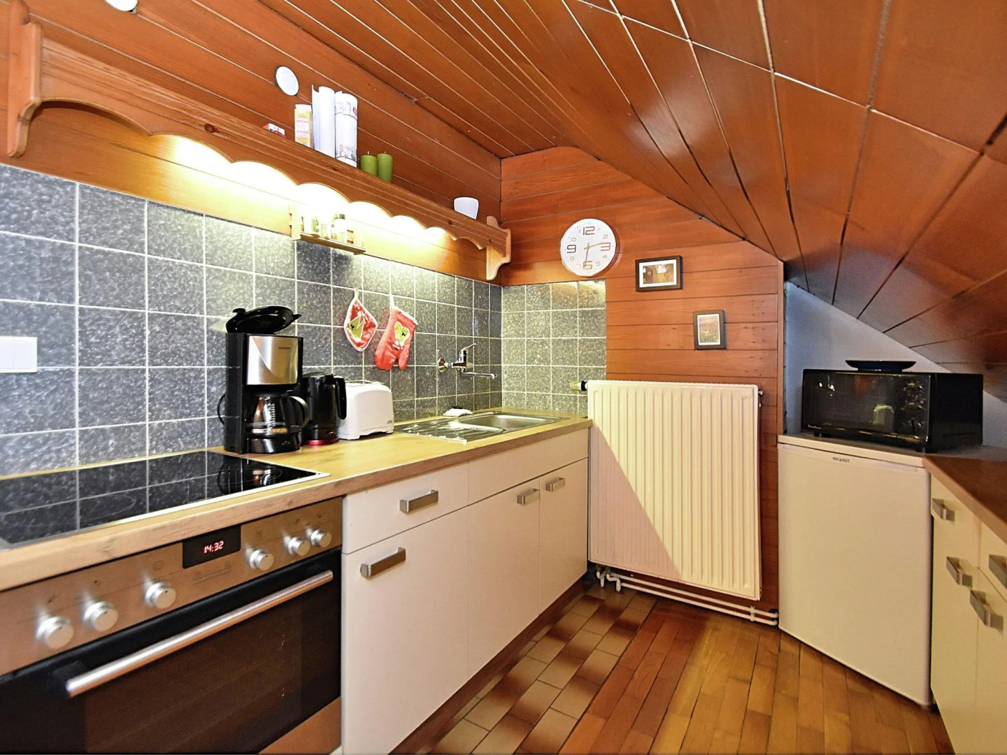 Large apartment in the Thuringian Forest - quiet with a fantastic view