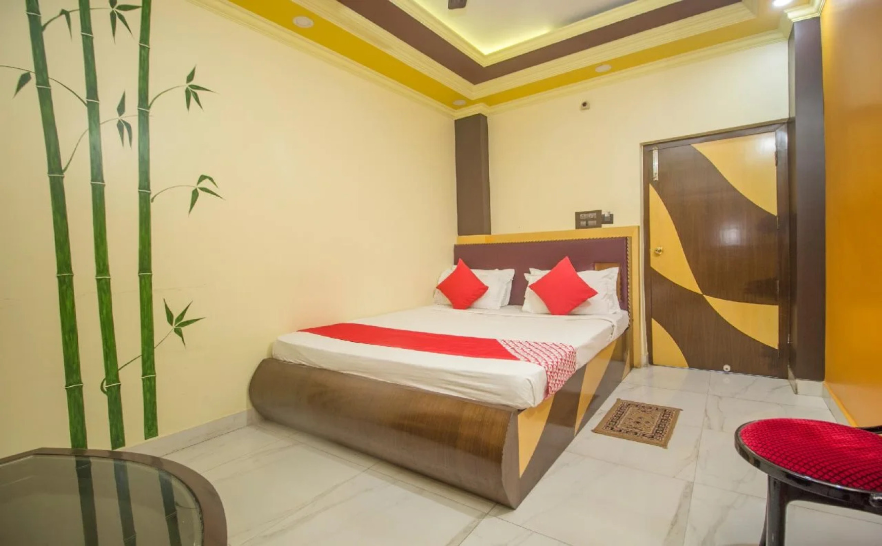 Hotel Mmg Lodge by OYO Rooms