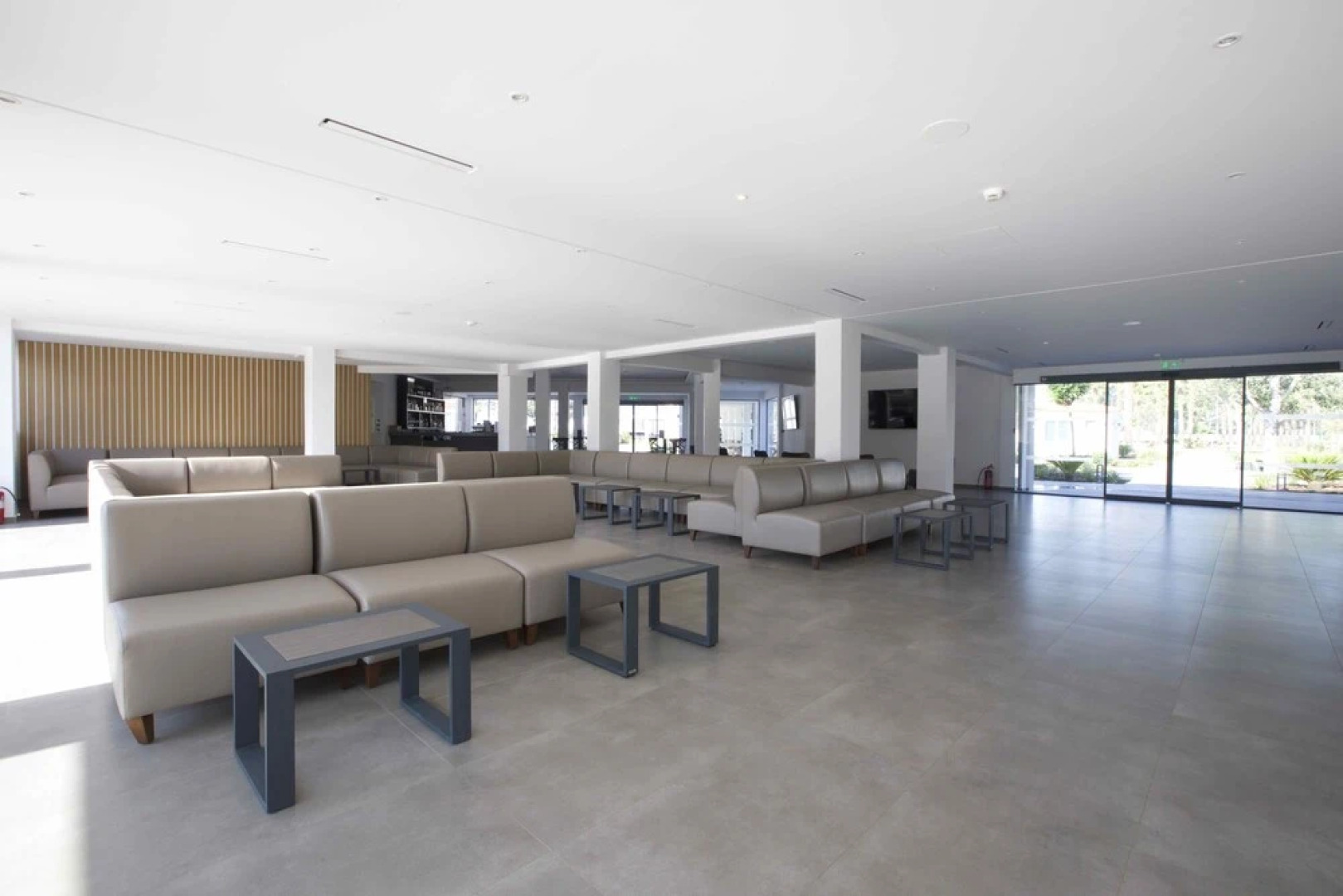 Paleros Beach Resort