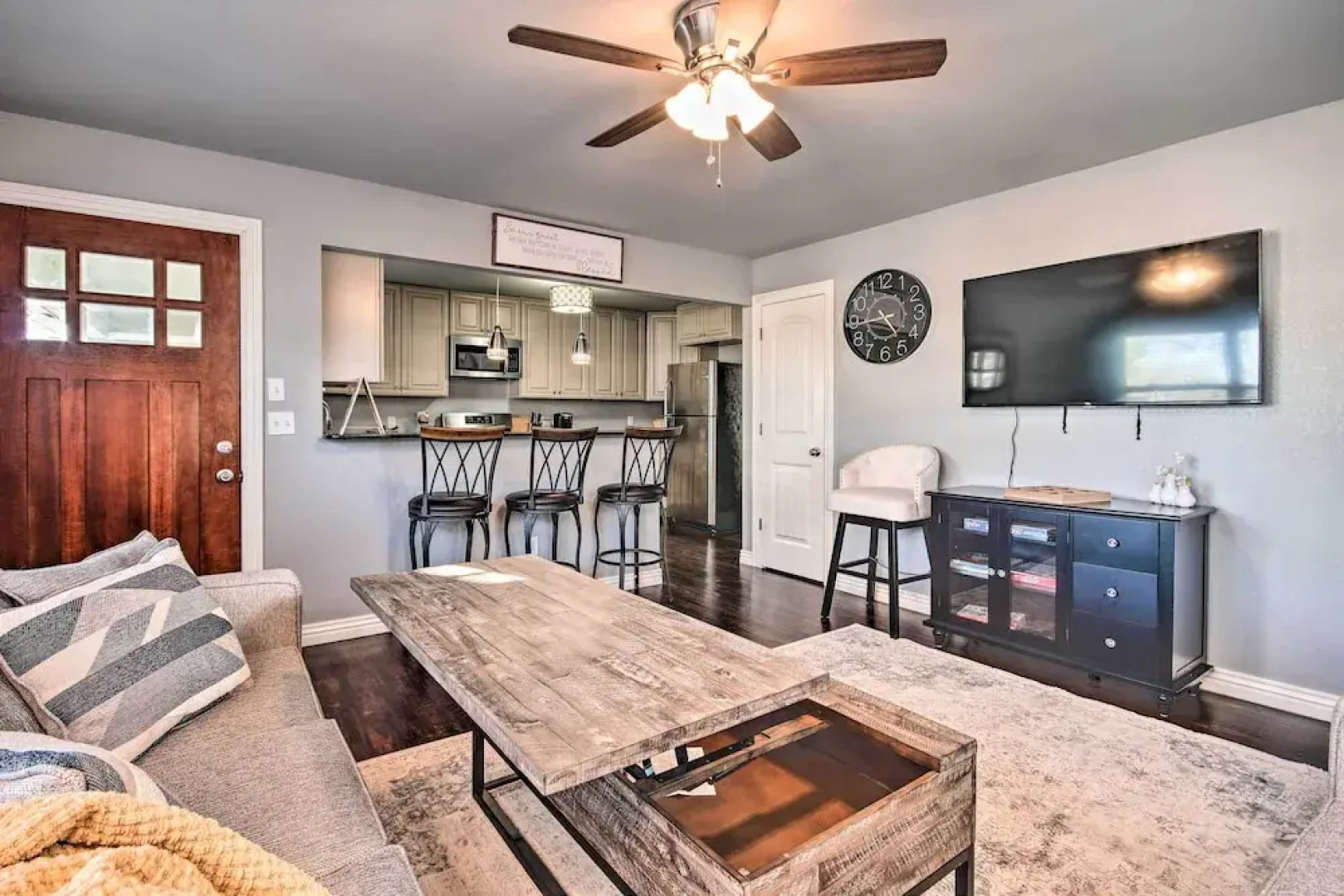 Cozy Duplex, Walk to Bentonville City Square!