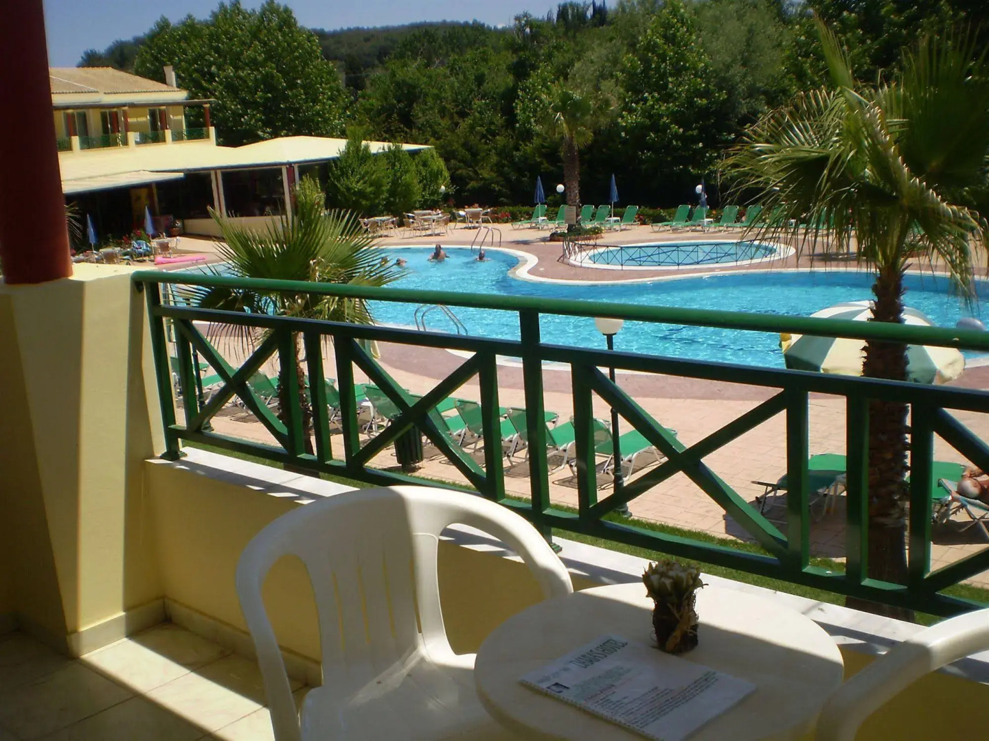 Damia Hotel & Apartments