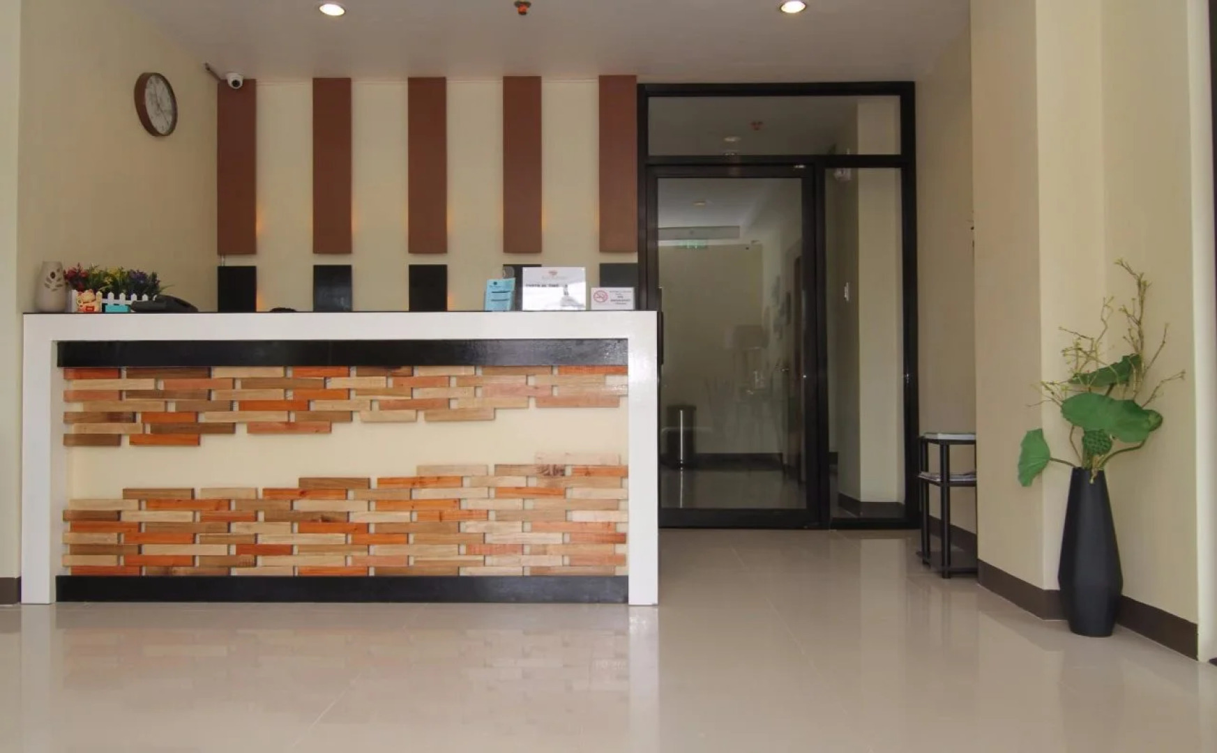 OYO 567 Blue Horizon Hostel Vaccinated Staff