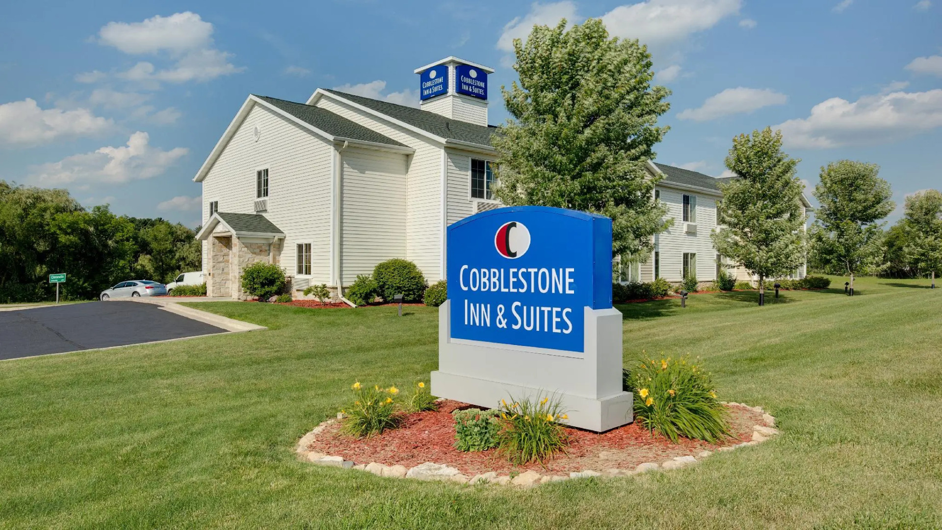 Cobblestone Inn & Suites - Clintonville