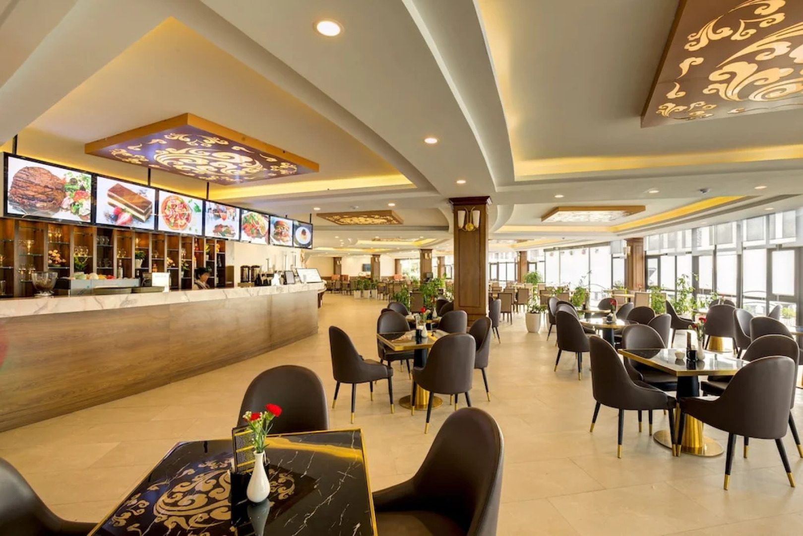 Heaven Gate Hotel O Quy Ho