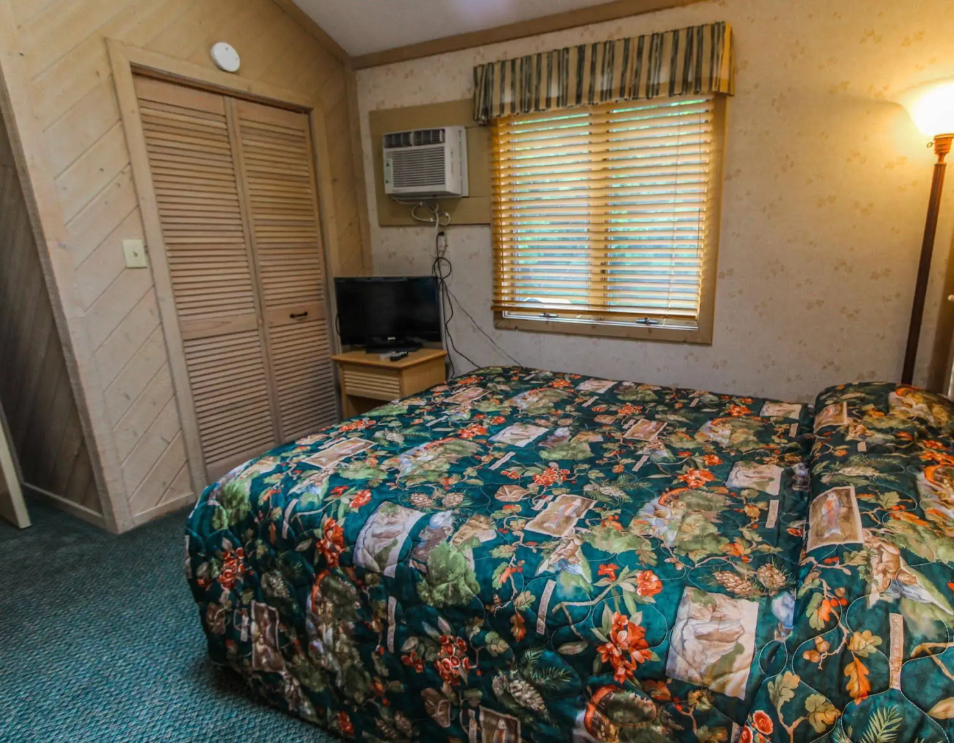 Smoketree Lodge by VRI Resort