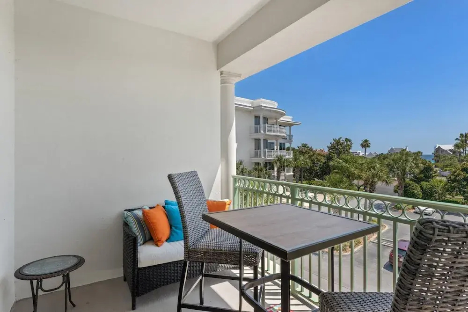 Inn at Seacrest 309- Somewhere in the Sun