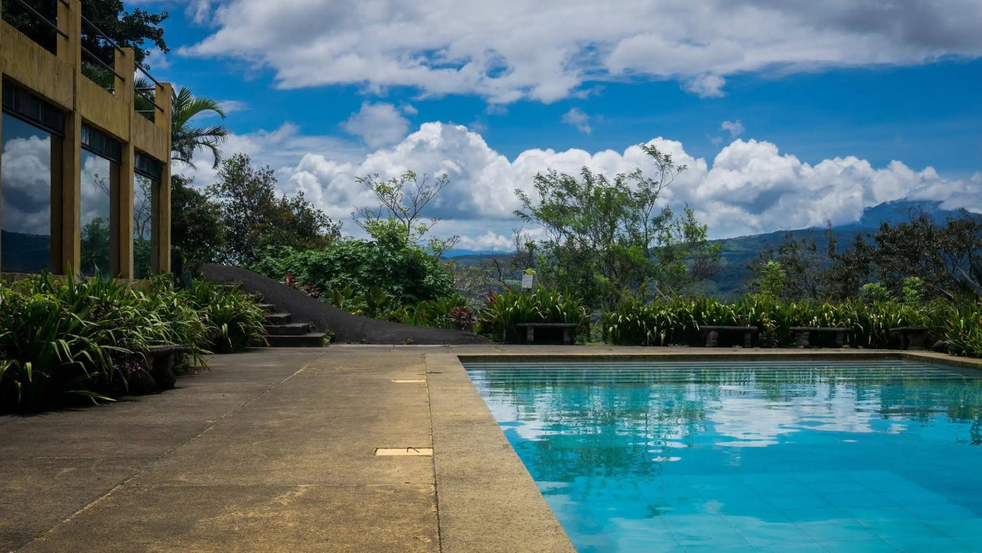 Lake Arenal Brewery Hostel