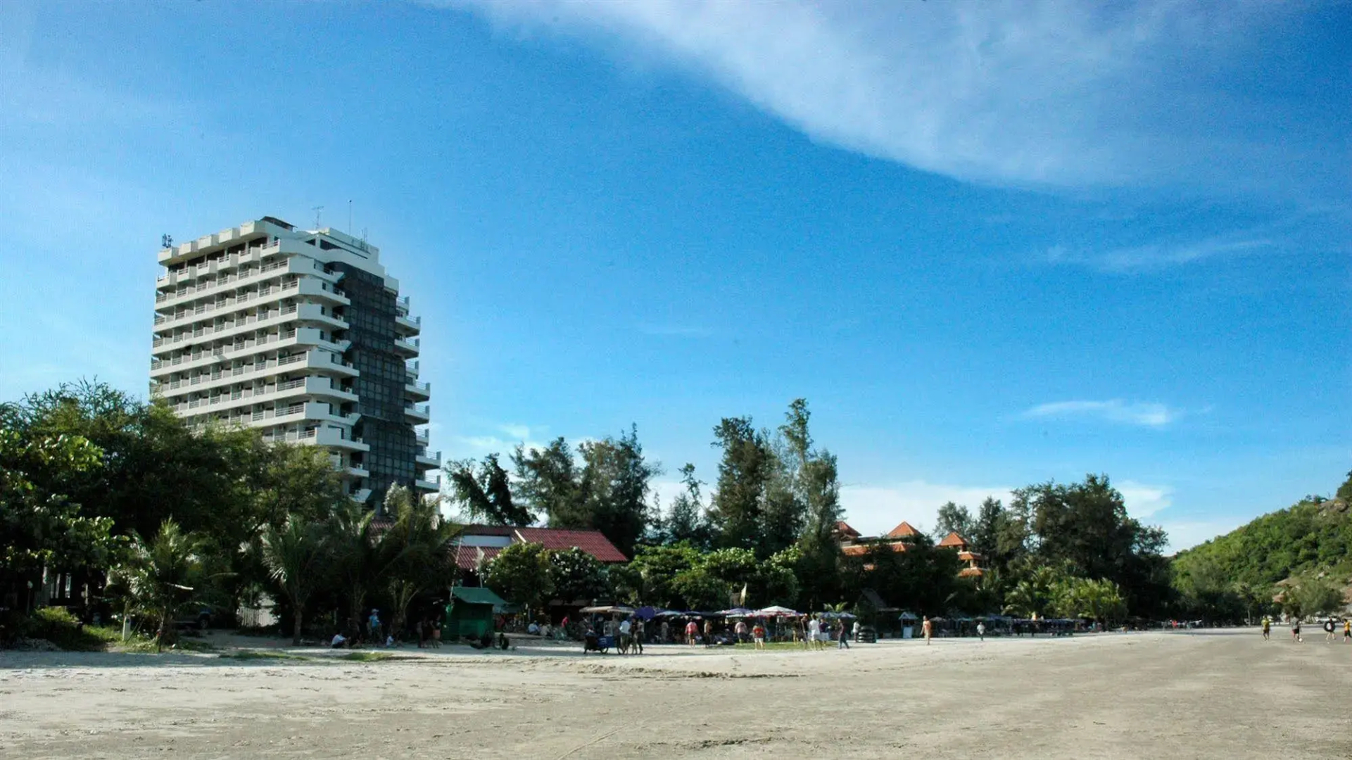 Blue Wave Beach Resort