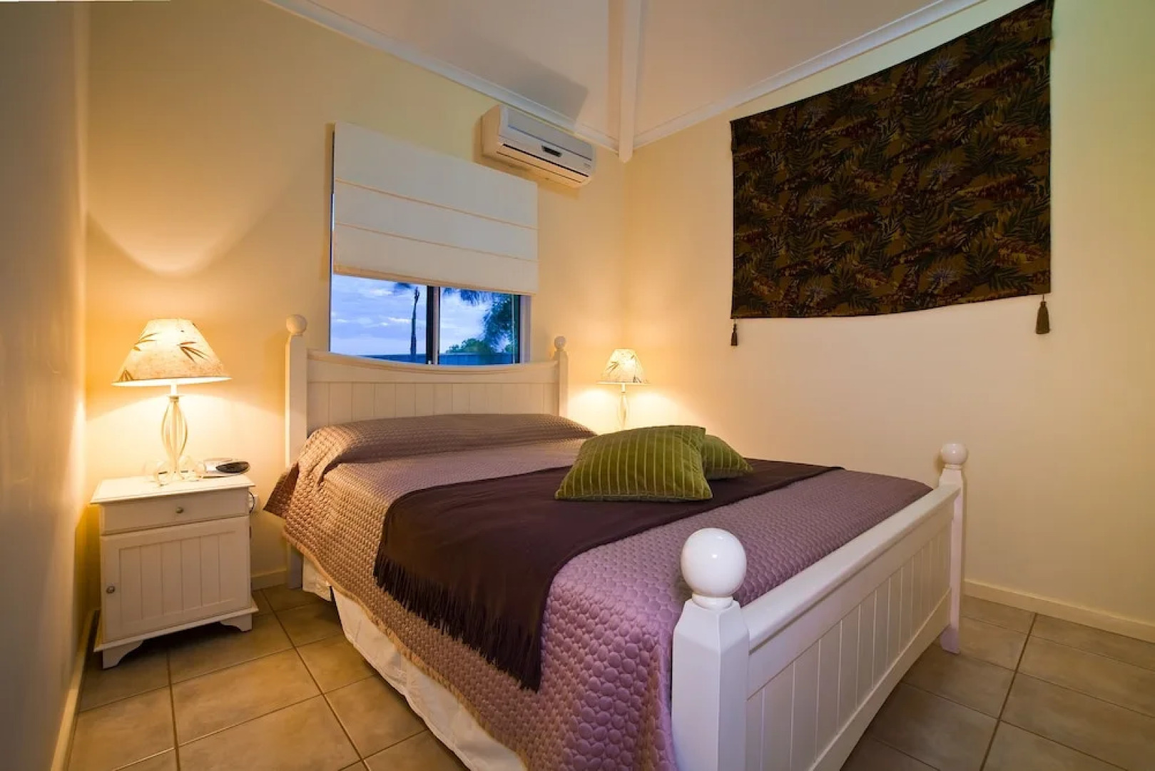Osprey Holiday Village Unit 110 - Wake Up To the Birds in Your 4 Poster Bed with a View