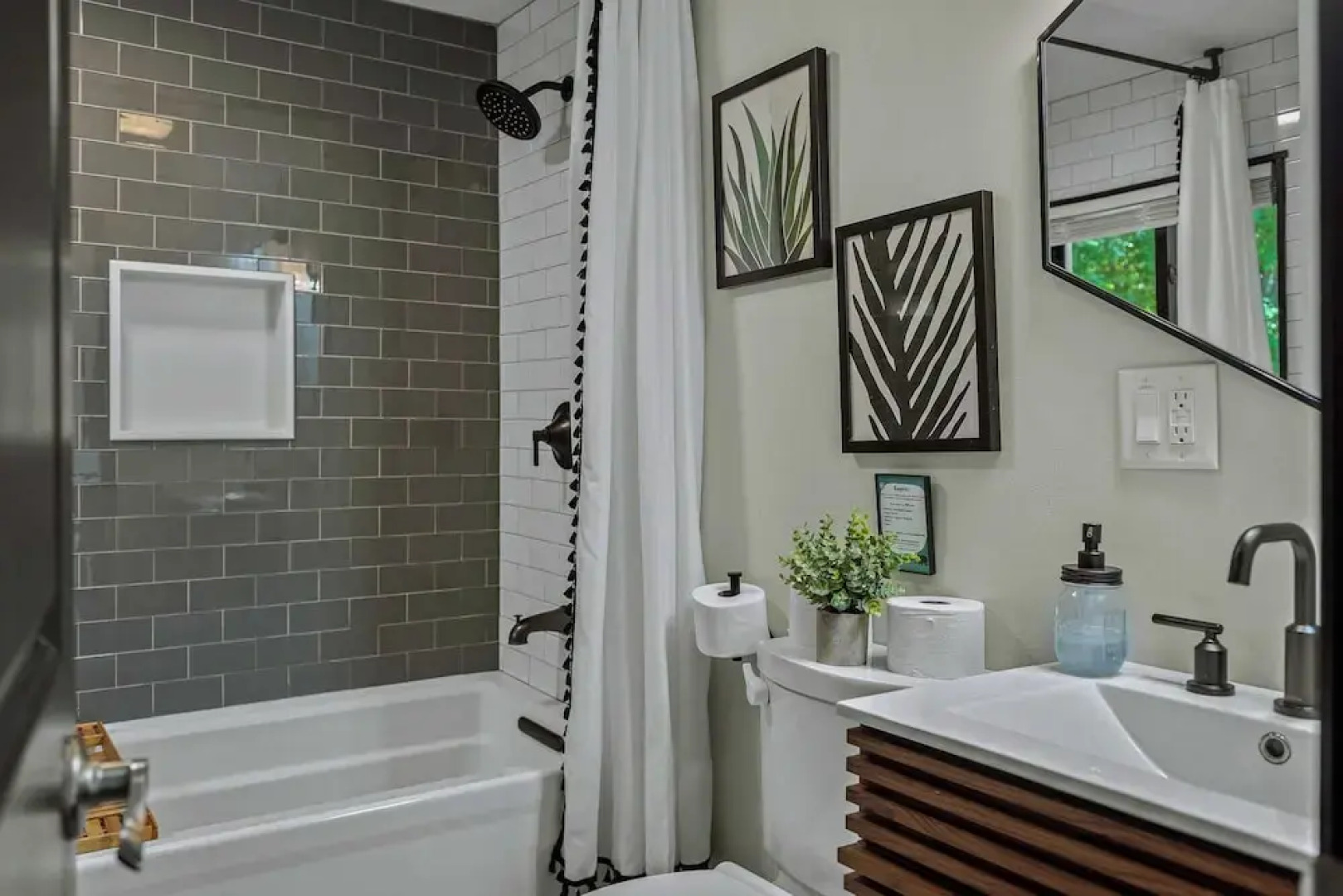 Strawberry Shores by Avantstay Lakefront Private Beach