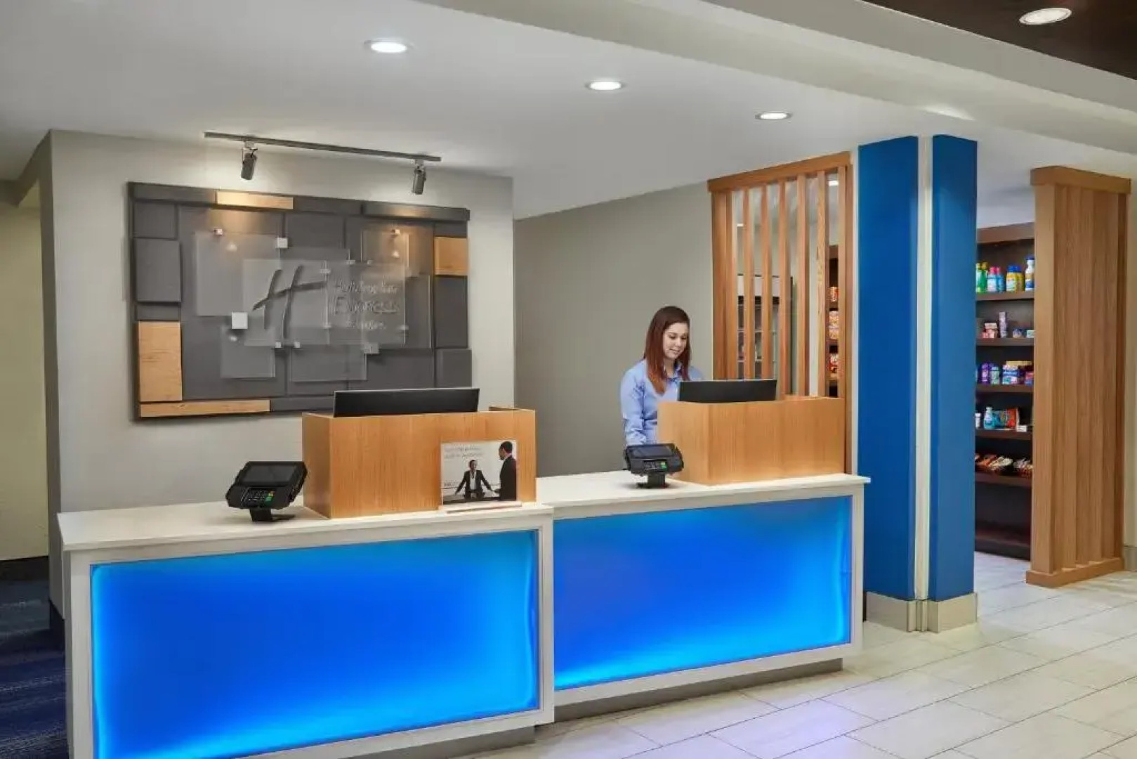 Holiday Inn Express & Suites Pensacola West-Navy Base