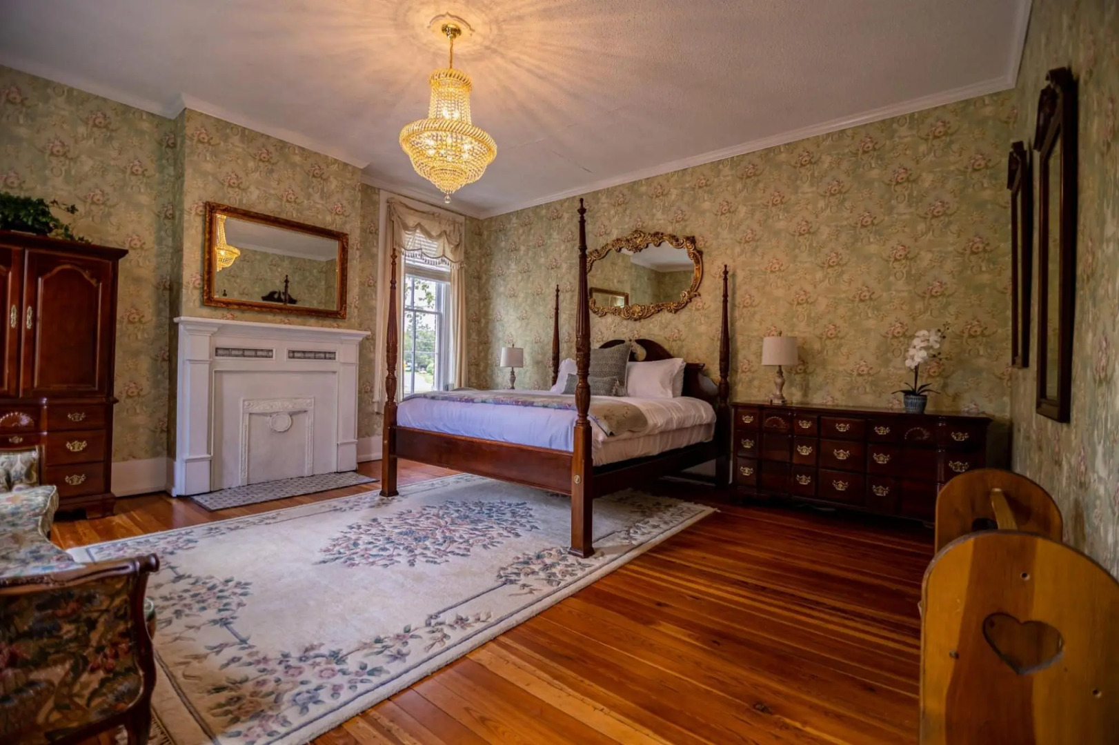 The Manor 1885 Altamont