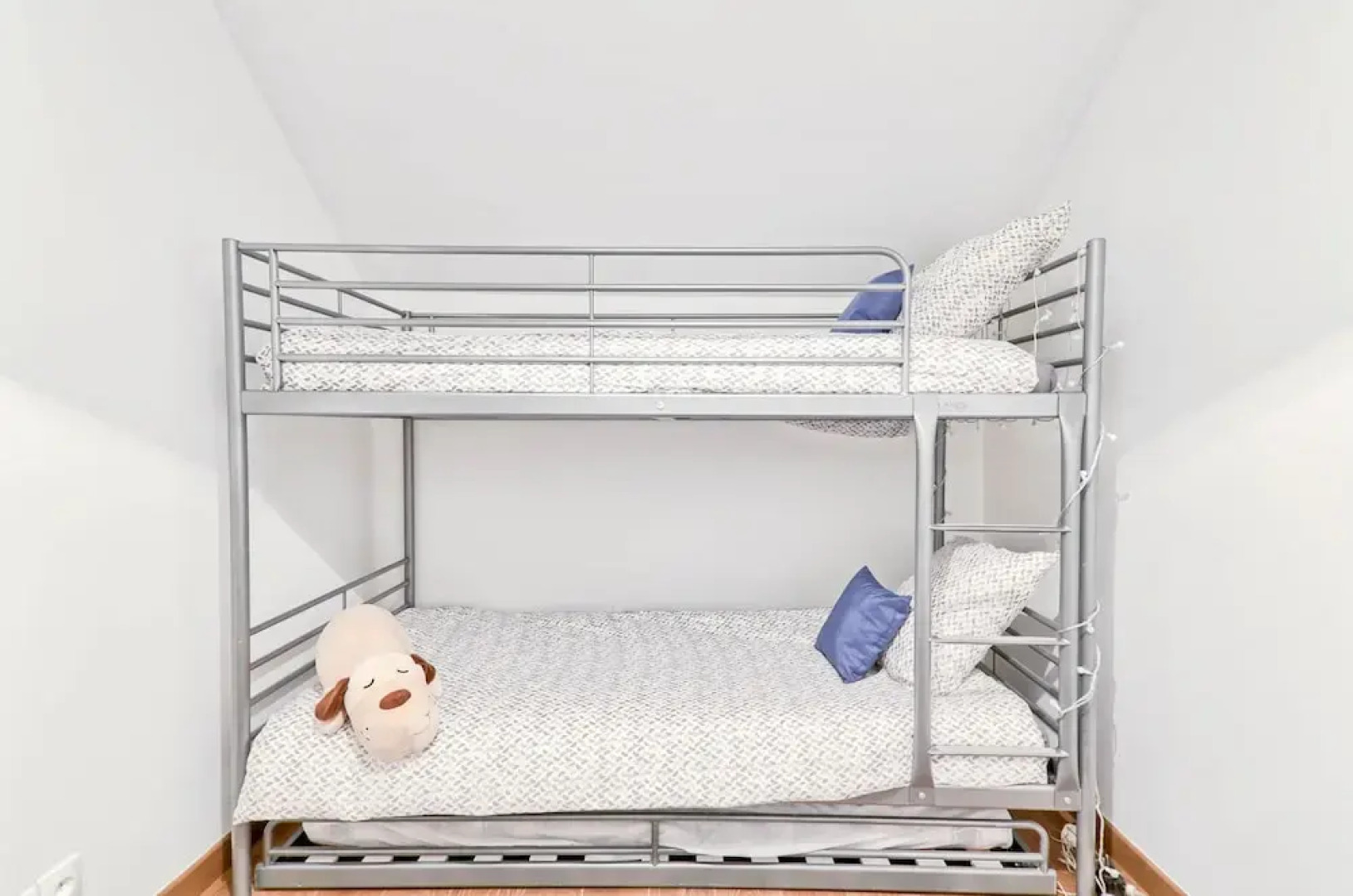 Tamaris Corner House