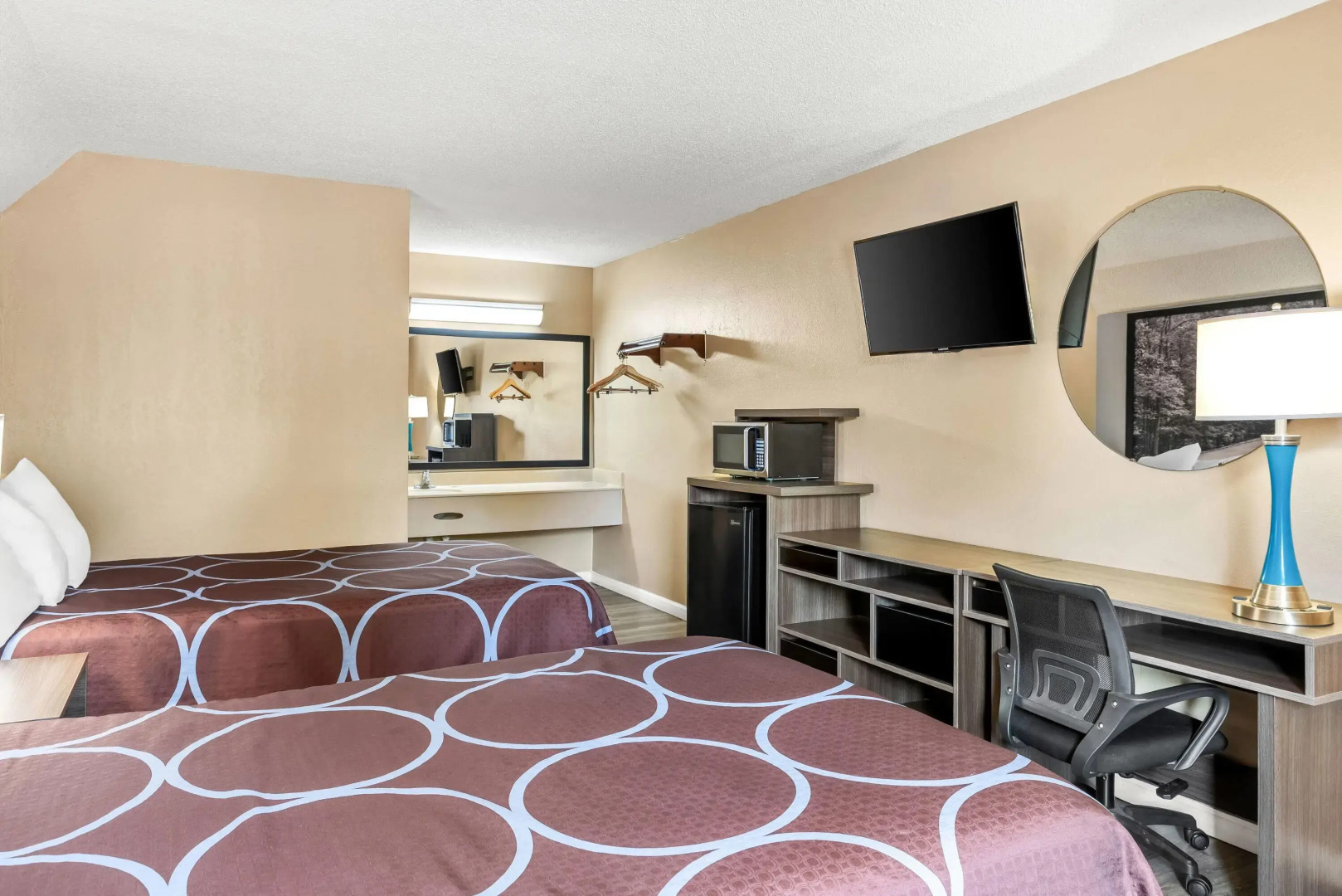 Super 8 by Wyndham Brownsburg