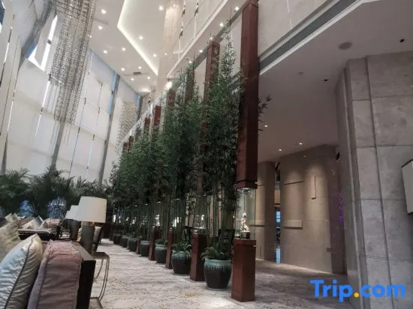 Qunhao Hotel (Guigang Sports Center Store)