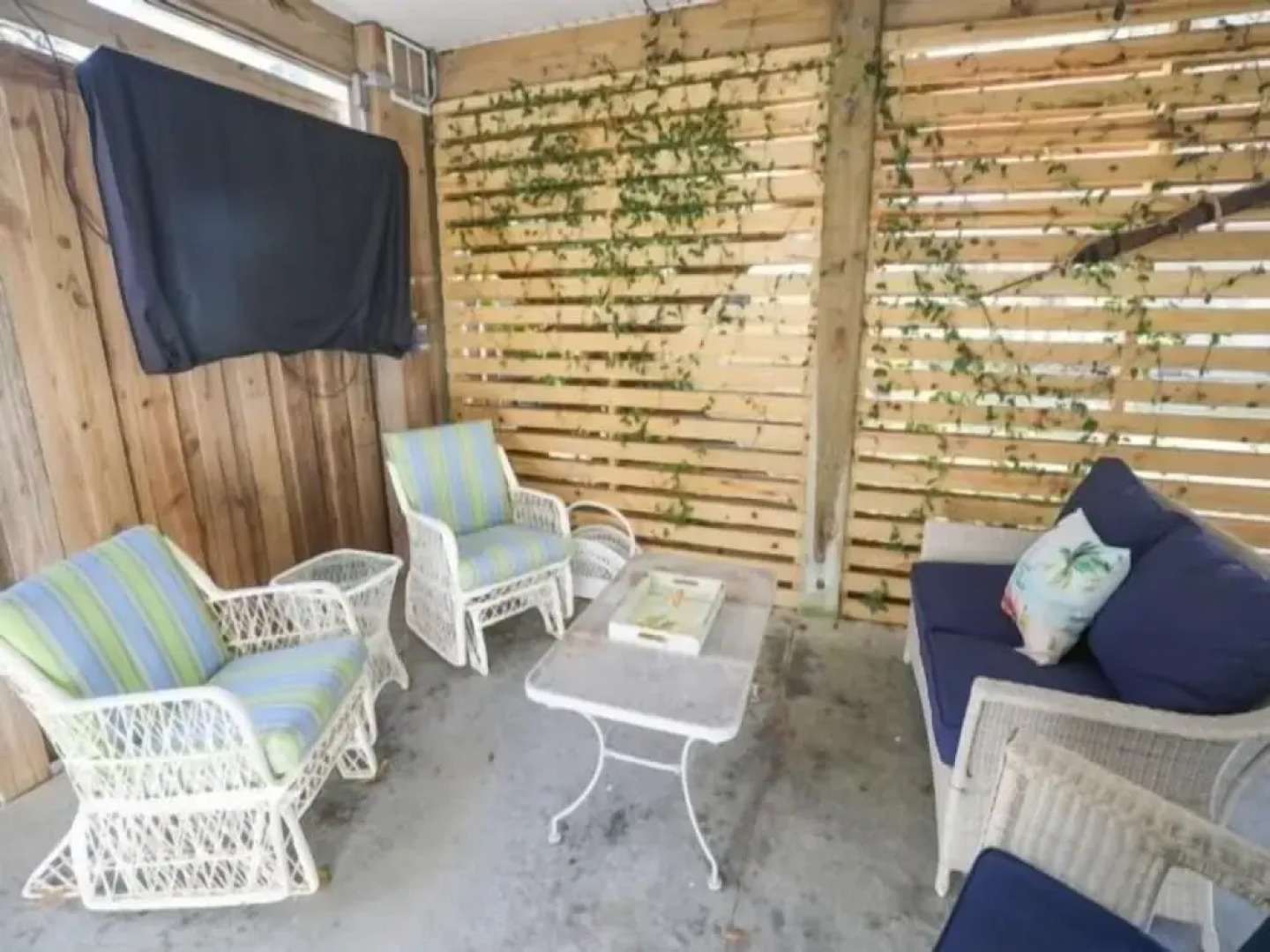 Sandy Bottoms - Relax, Unwind, And Enjoy All The Beach Has To Offer 3 Bedroom Home by Redawning