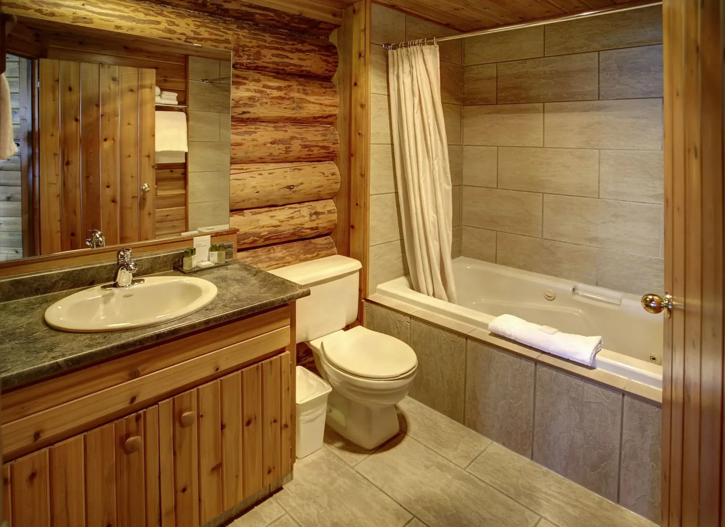 Tigh-Na-Mara Seaside Spa Resort