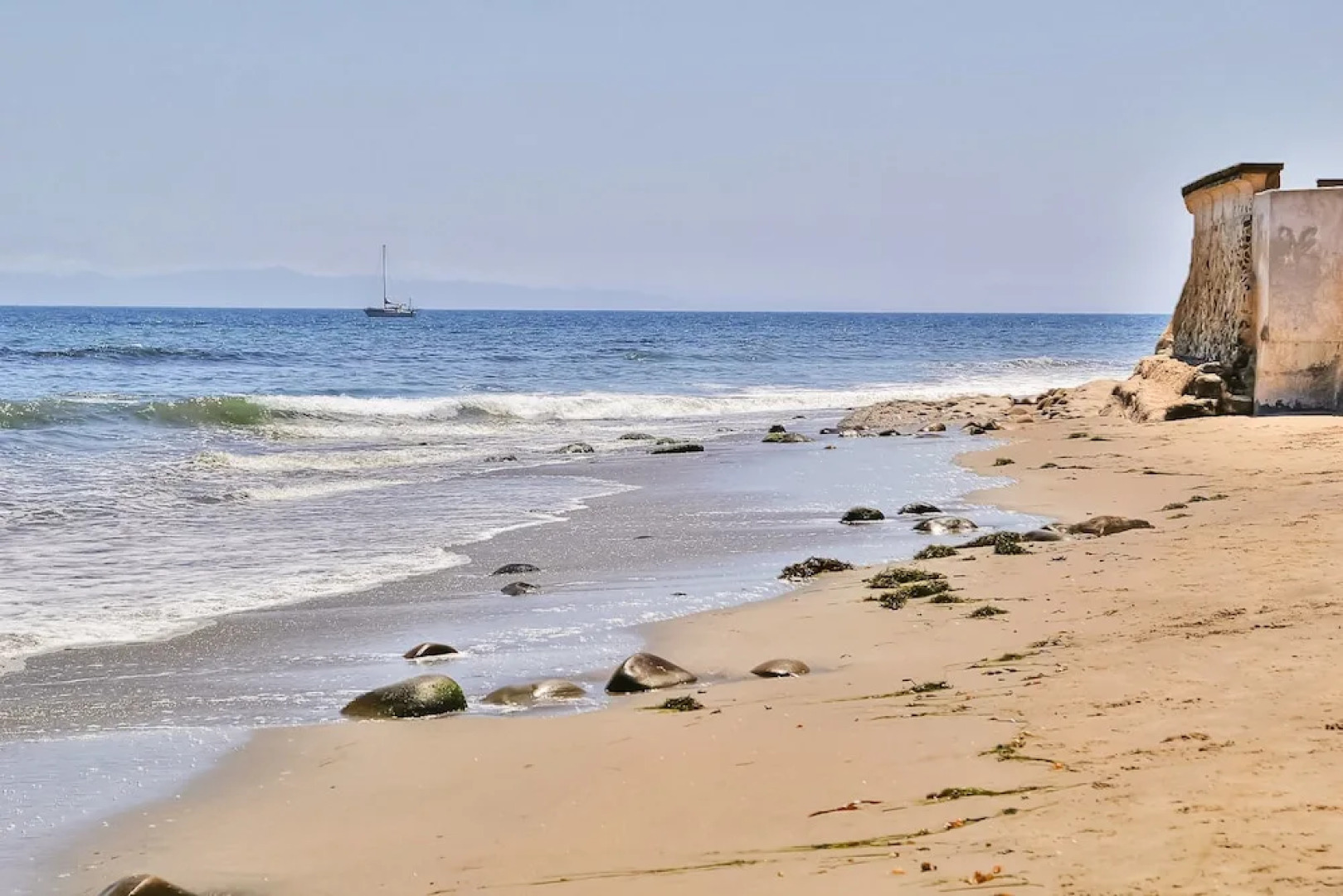 3BR 2BA Classic Montecito House Minutes to Butterfly Beach by RedAwnin