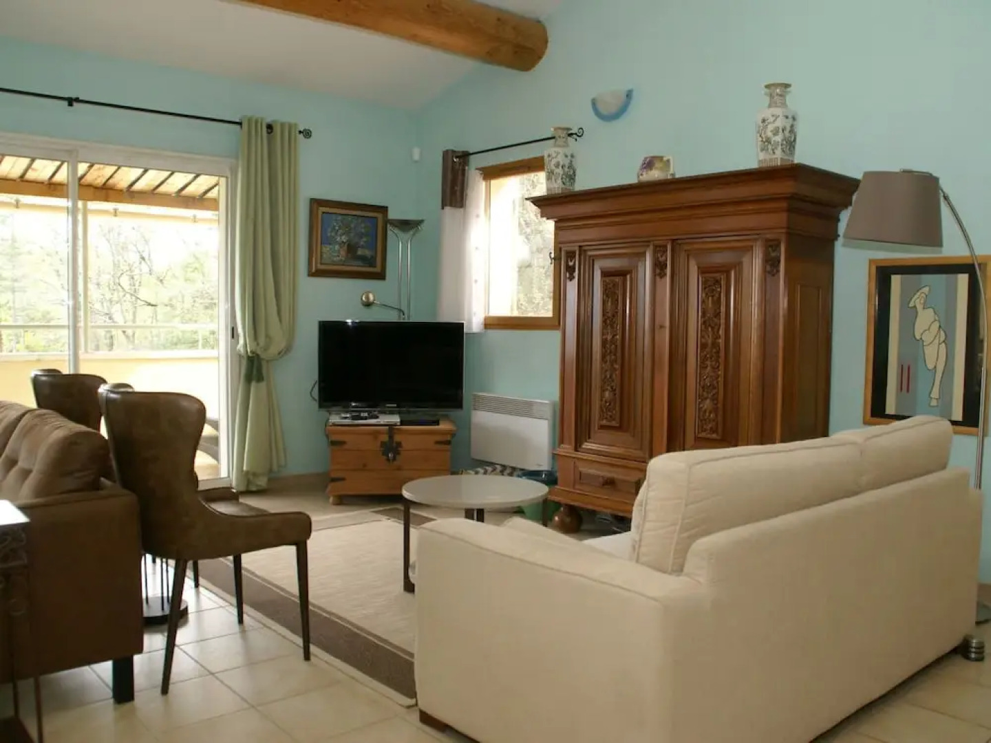 Peaceful Villa in Saint-Saturnin-lès-Apt with Swimming Pool