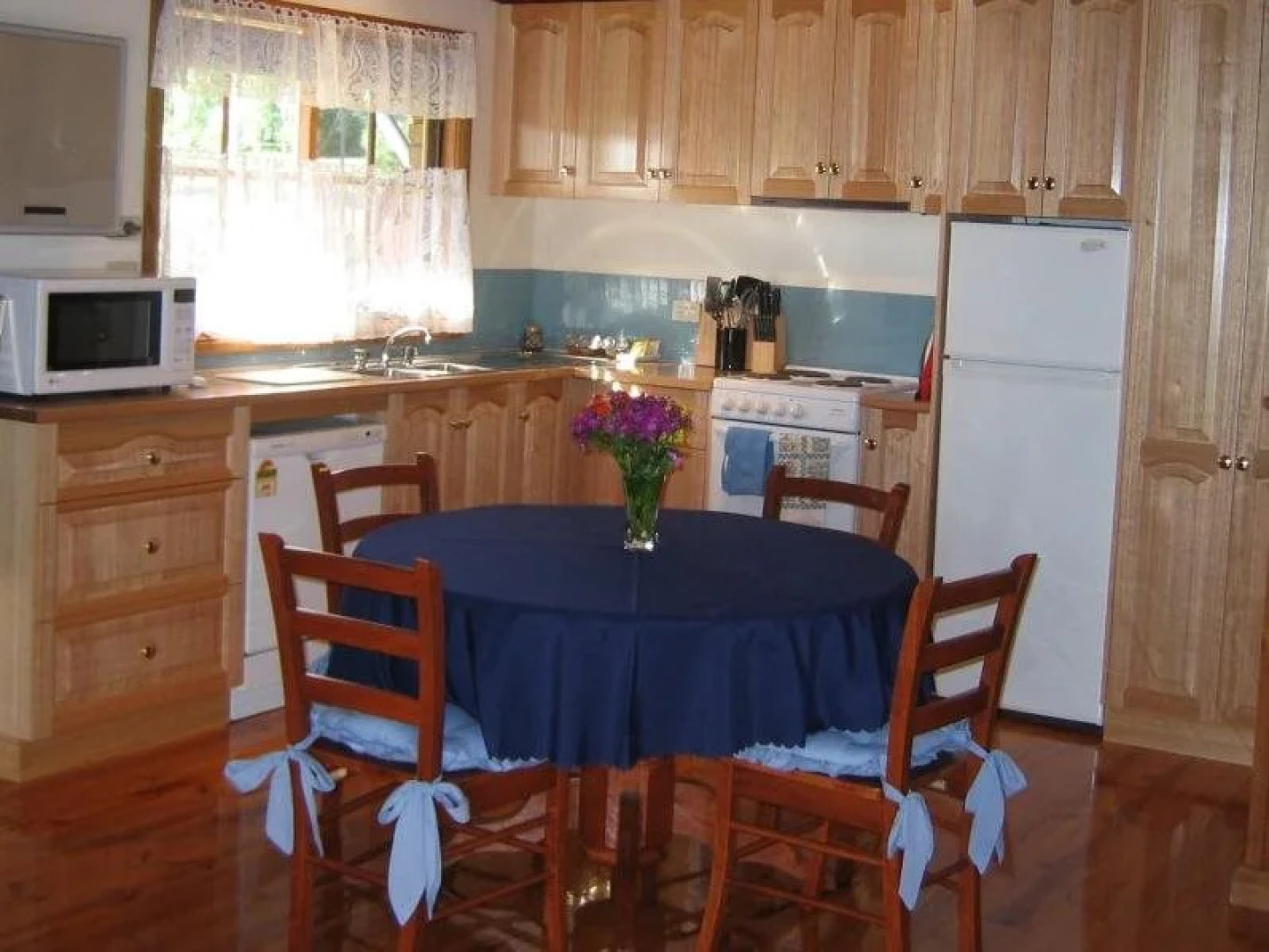 Buttercup Cottage and Private Apartment