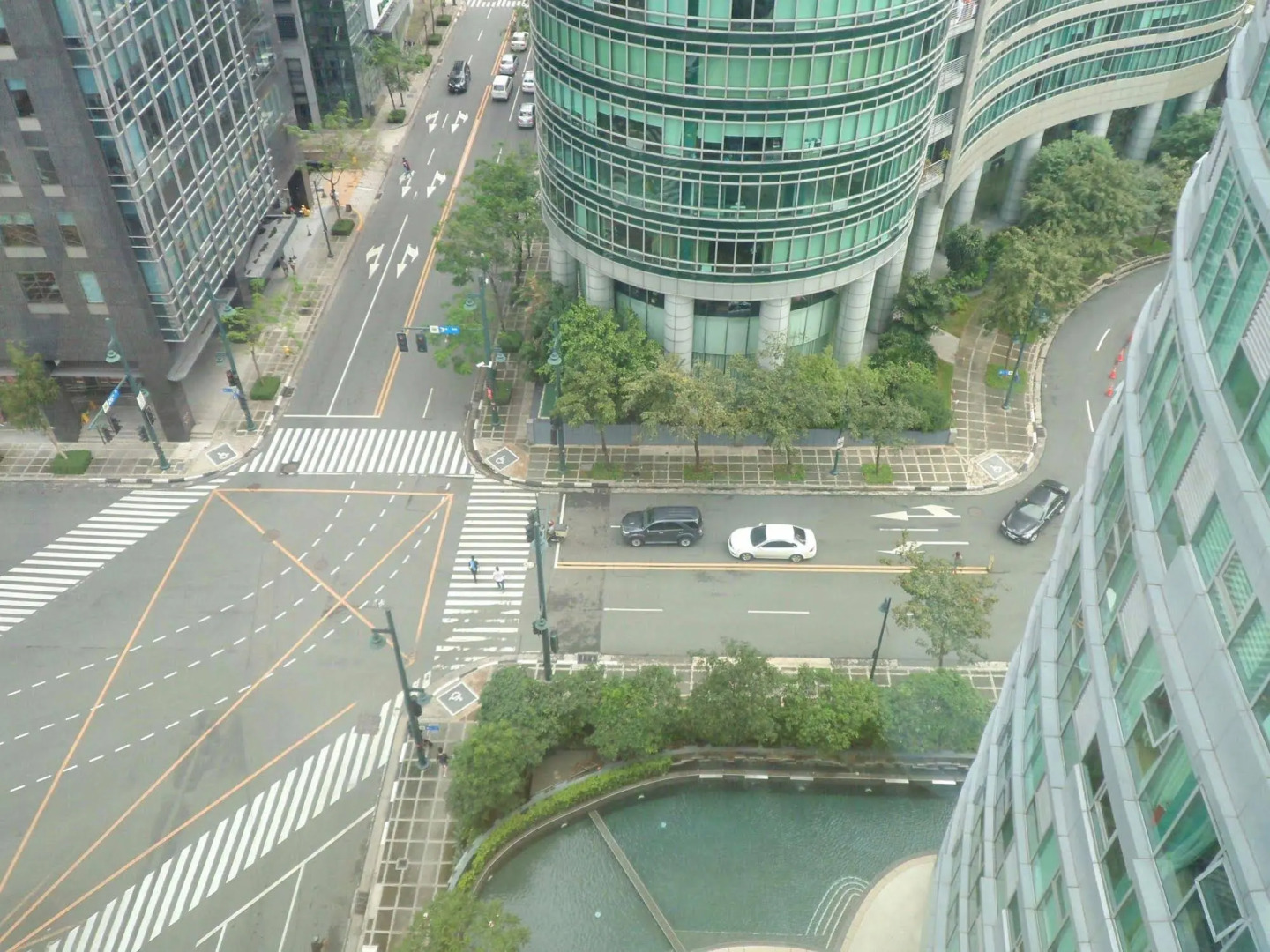 Avant Apartments At The Fort By Jazz