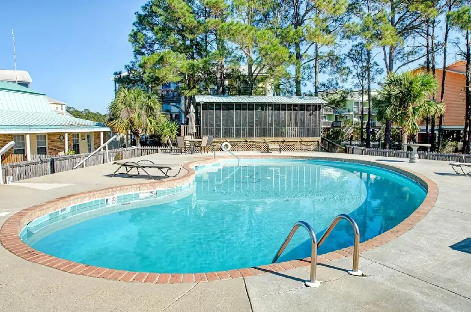 Bikinis & Martinis - Surf Club B12