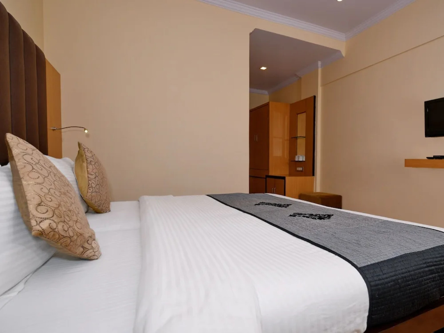 OYO 10706 Hotel Siddhartha