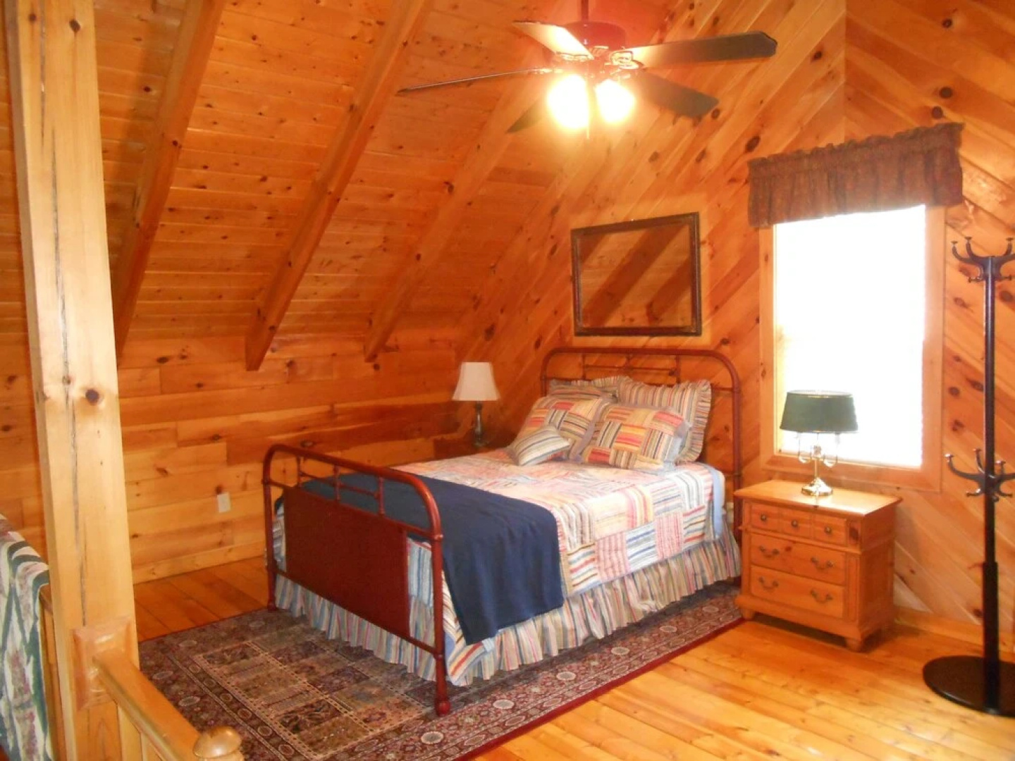 Cardinal Nest Cabin 80 2 Bedrooms 1.5 Bathroom Cabin