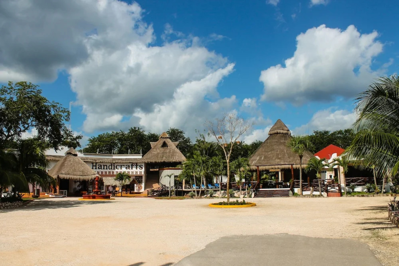 Real Mayab Hotel & Bungalows