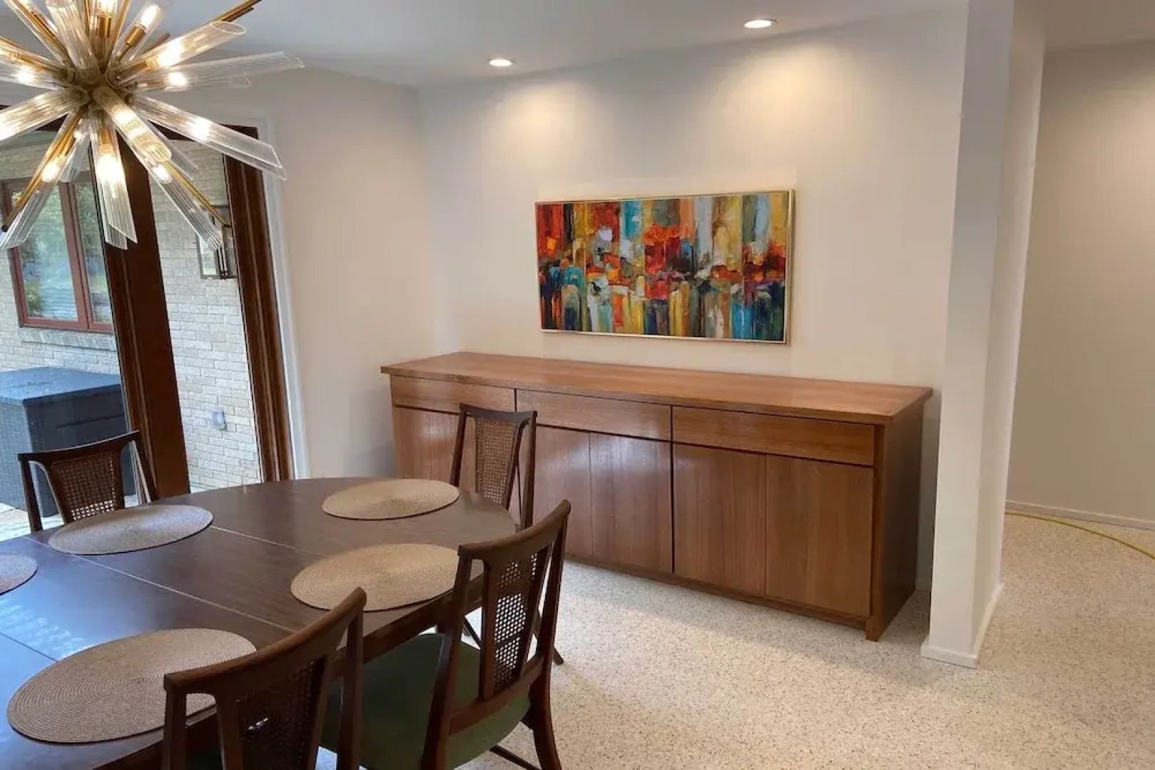 Mid-century Dream Home < Half-mile to Beach!