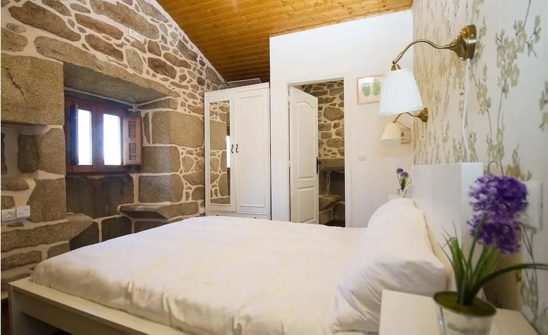 House - 3 Bedrooms with WiFi - 107749