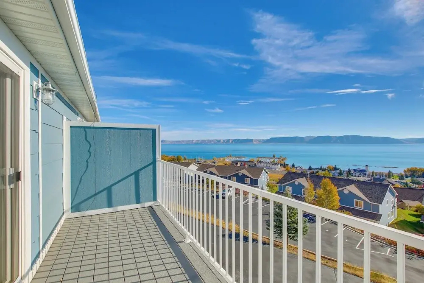 Spacious Garden City Townhome w/ Lake Views!