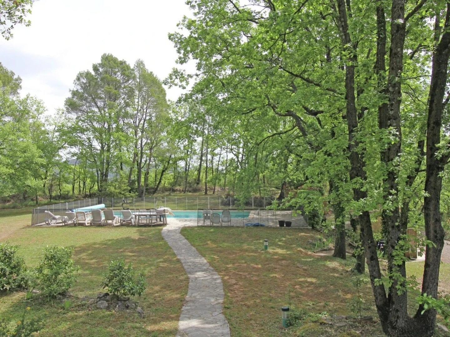 Family Friendly Villa With Secured Private Pool and Beautiful Nature Garden, 1.5 km From Seillans