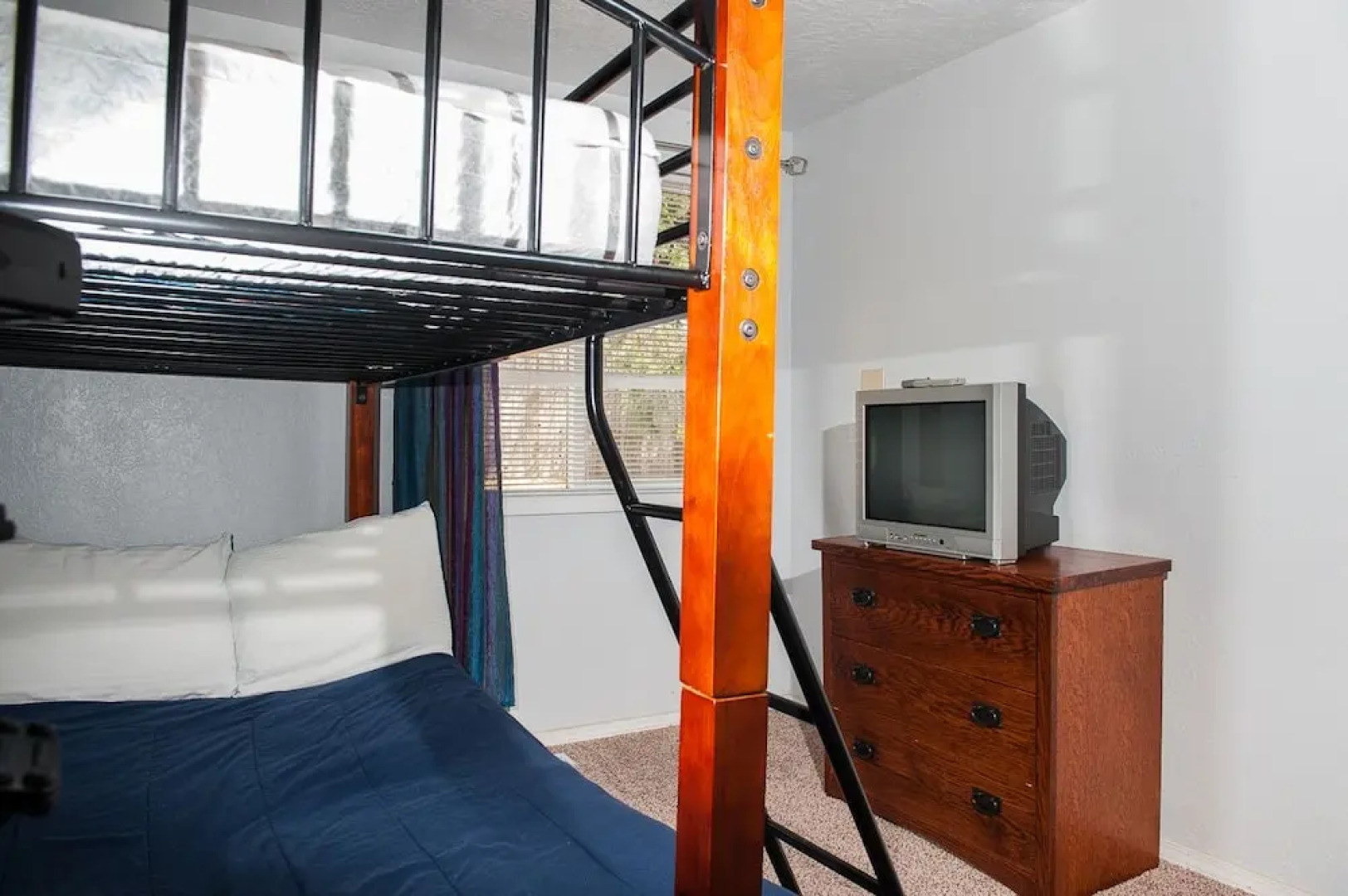 Lake Point Hideaway 3 Br home by RedAwning