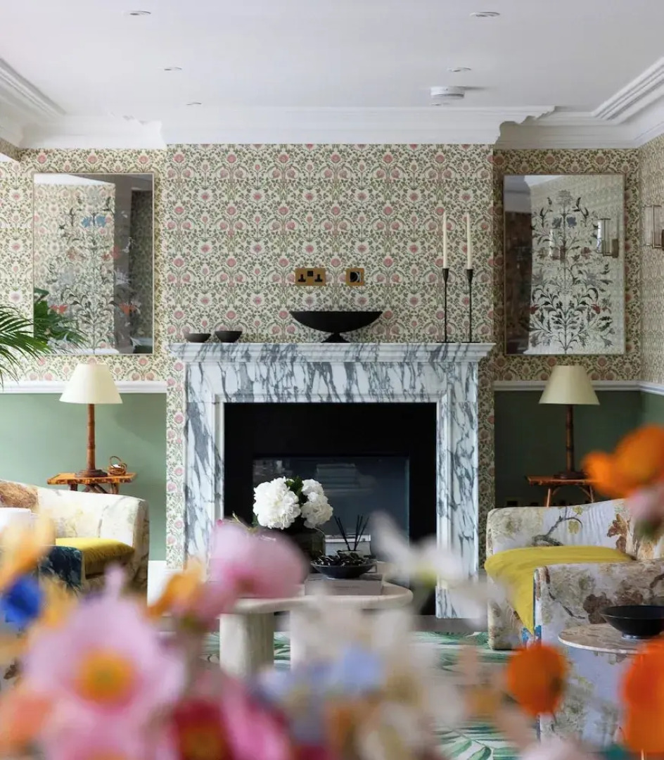 Thames Mansion - River View