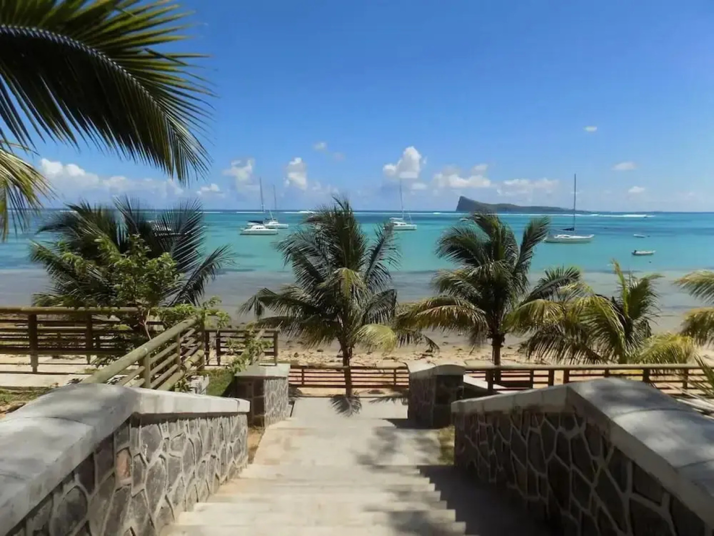 Xanadu Beach Villa 1 Min Walk To The Beach