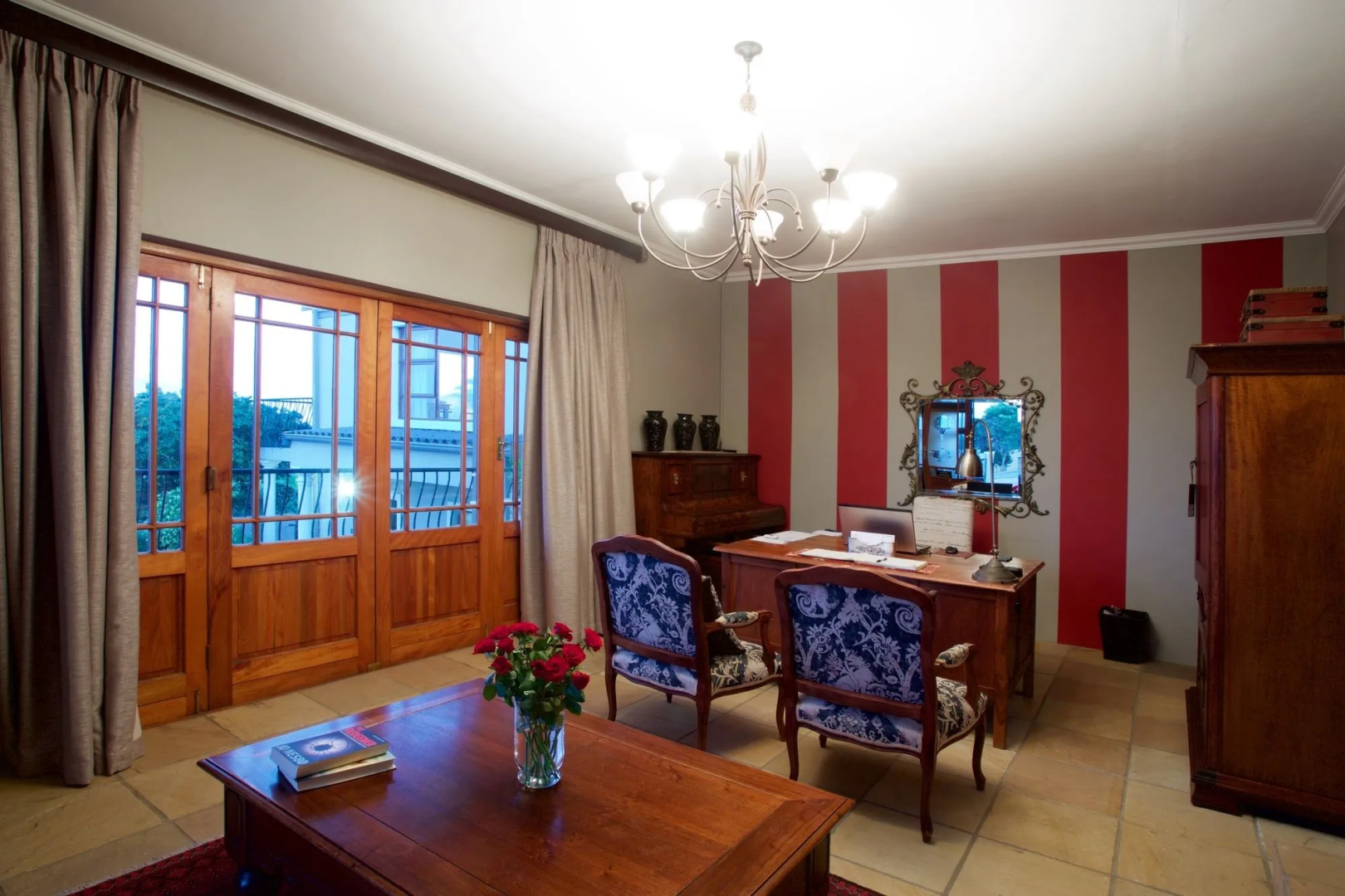 Sea Whisper Guest House & Self Catering